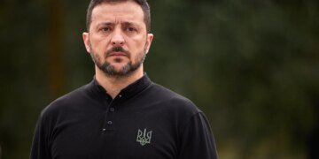 Удар по НПЗ у саратові завдано за 700 км від лінії фронту – Зеленський