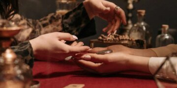 В Раду внесли законопроект о штрафах за гадание и магию