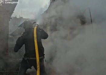 В Сумской области спасатели тушили пожары, возникшие в результате ударов российских дронов