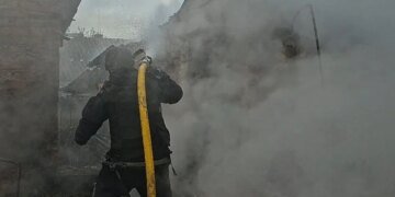 В Сумской области спасатели тушили пожары, возникшие в результате ударов российских дронов