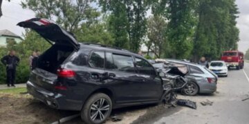 Смертельные игры мажоров: на Киевщине школьники на BMW и Skoda разбились в ДТП. ФОТО
