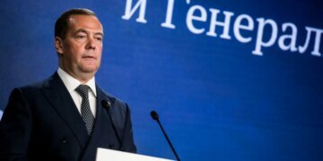 Ядерный бред из бункера: Медведев запугивает Европу «новым Чернобылем»