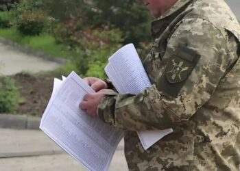 Остановка транспорта группами ТЦК: кто имеет право ограничивать движение на дорогах
