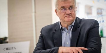 Politico: Киев просит Европу договориться с Путиным об “аэропортном перемирии”