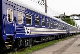 Після майже тисячі атак: Укрзалізниця встановлює модульні укриття