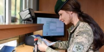 Выезд за границу по-новому: для кого упростили правила и что изменилось