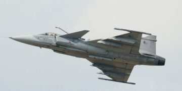 Украинские пилоты уже обучаются на истребителях Gripen