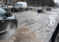 Комунальна аварія в Києві: вода зупинила дорожній рух