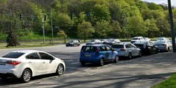 Кілометрові затори на вихідних: де в Києві перекрили рух транспорту