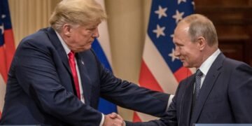 РФ обсуждает с США ослабление санкций за перемирие без гарантий, – источник РБК-Украина