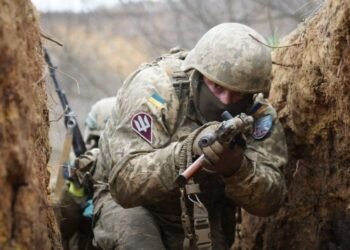 Армия РФ нарушает перемирие вторые сутки подряд: в Генштабе доложили о количестве атак
