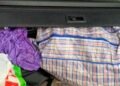 Розбили вітрину і винесли все: у Києві пограбували тютюновий кіоск