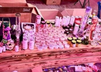 Купували як звичайні солодощі: у Києві викрили небезпечну схему збуту наркотиків