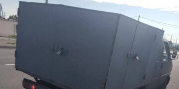 ТЦК в Кривом Роге оборудовало «автозак» с железной кабиной без окон, — социальные сети