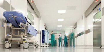 У Києві кількість жертв удару рф зросла до 7, у лікарні помер поранений – мер