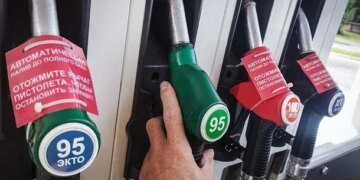В окупованому Криму повністю припинено вільний продаж бензину – аксьонов