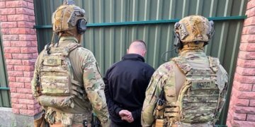 В Хмельницком 16-летний подросток ограбил солдата, вернувшегося из российского плена