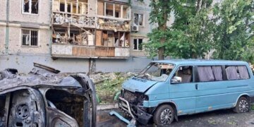 Двоє малих дітей серед постраждалих від атаки рф на Запоріжжя, знищено тепловоз