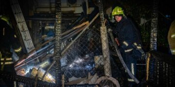 Окупанти вночі вдарили по Одесі, є поранений