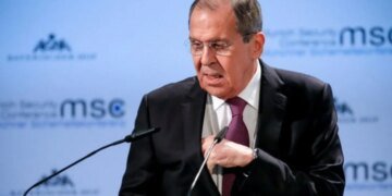 Лавров из-за открытого письма Зеленского к Путину устроил на пресс-конференции истерику