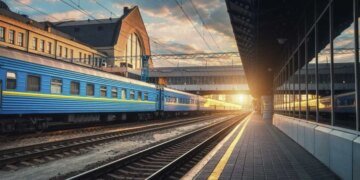 «Укрзализныця» вводит новый летний график: добавляет 12 рейсов и изменяет маршруты