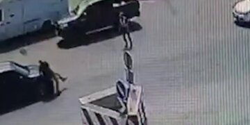 Втеча від ТЦК і поліції: водій BMW наїхав на прикордонника на Одещині. ВИДЕО