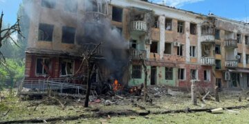 Авиаудар по Славянску: шестеро раненых, среди них – 9-летний ребенок. ФОТО