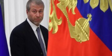 Секретная миссия олигарха: экс-глава МИД объяснил, с каким наглым предложением Абрамович приехал в Киев