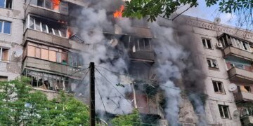 рф вдарила по багатоповерхівці Краматорська – поранені четверо людей