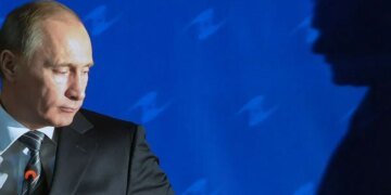 Путин больше недели не знал о потоплении крейсера «Москва»: для диктатора в РФ снимают личные телевизионные новости. ВИДЕО