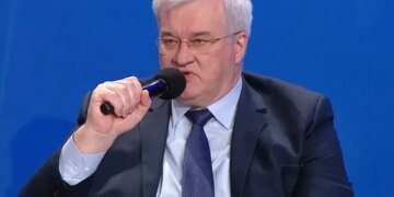 Задушить агрессора: глава МИД Украины призвал мир обескровить ВПК РФ