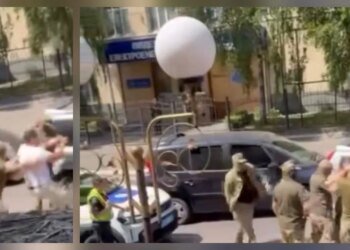 В Виннице мужчину силой затащили в авто. Очевидцы сняли ВИДЕО