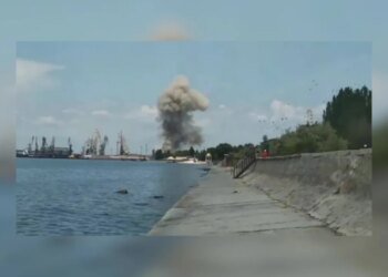 Россиянам усложнили снабжение фронта: возле Бердянска поврежден стратегически важный мост