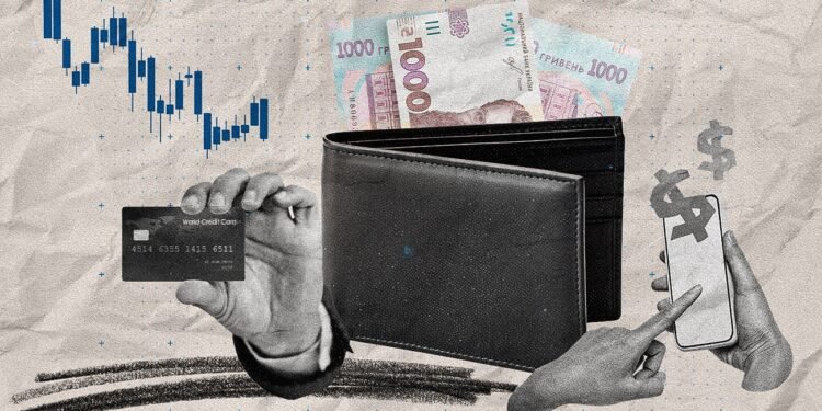 Что ждать от доллара летом и как курс влияет на цены в магазинах: блиц с банкиром