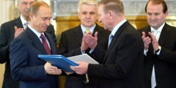 Отмечены Россией. Кто из украинских политиков до сих пор имеет награды от Кремля