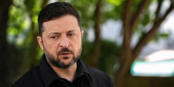 Зеленский рассказал, почему выдвинул требования Лукашенко и сравнил Навроцкого с Орбаном
