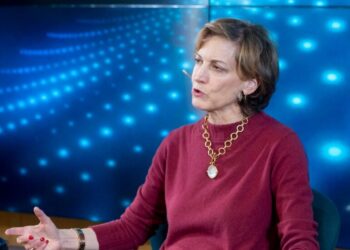 Эпплбаум: Украина не проигрывает, а Россия не знает, как победить в войне