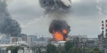 Горит не только Московский НПЗ: Генштаб обнародовал полный список объектов РФ