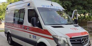 На Буковине обвалился мост с детьми во время экскурсии, есть госпитализированные (видео)