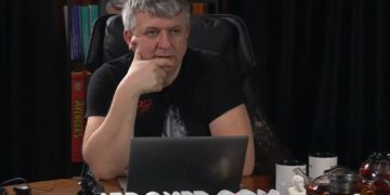 Языковой закон открыл “ящик Пандоры” для Украины – Романенко