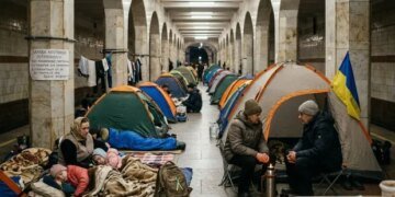 Конфлікт у підземці: чи заборонять намети та матраци в метро Києва