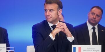 Трамп был готов отдать Украину Путину на Аляске, – Макрон