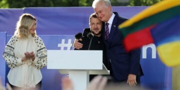 Науседа напомнил Навроцкому, почему не стоит ссориться с Зеленским