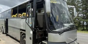 Омбудсмен связался с Беларусью после обвинений в обстреле автобуса с детьми