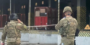 Момент потужного вибуху в Києві: що відбувалось в поштовому терміналі, – ВІДЕО