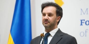 Украина с Польшей пытаются “сгладить углы” в отношениях, – МИД