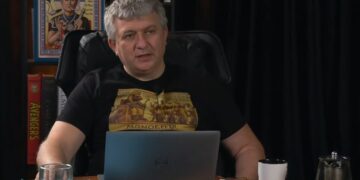 “Гость из будущего”: Романенко раскрыл, почему Украина стала приговором для европейских элит