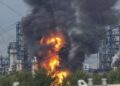 Атака дронов остановила самый большой НПЗ Московского региона