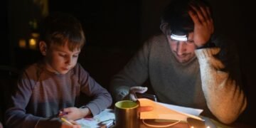 Кременчуг ночью атаковали дроны и баллистика: в городе блекаут, враг бил по промышленности