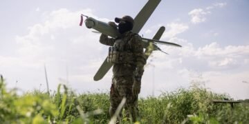 Горит один из крупнейших НПЗ юга России, подтверждены новые удары “Нептунами”, – Генштаб